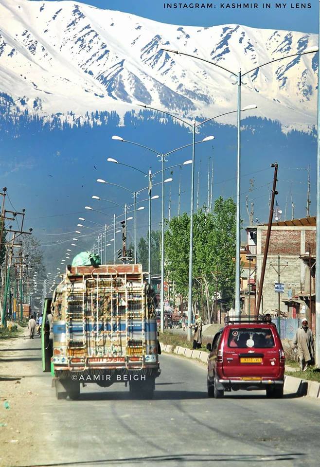 gulmarg kashmir in a pleasant day desinomadz