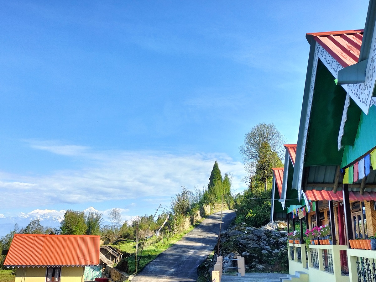 Corner Cottage Desinomadz 1