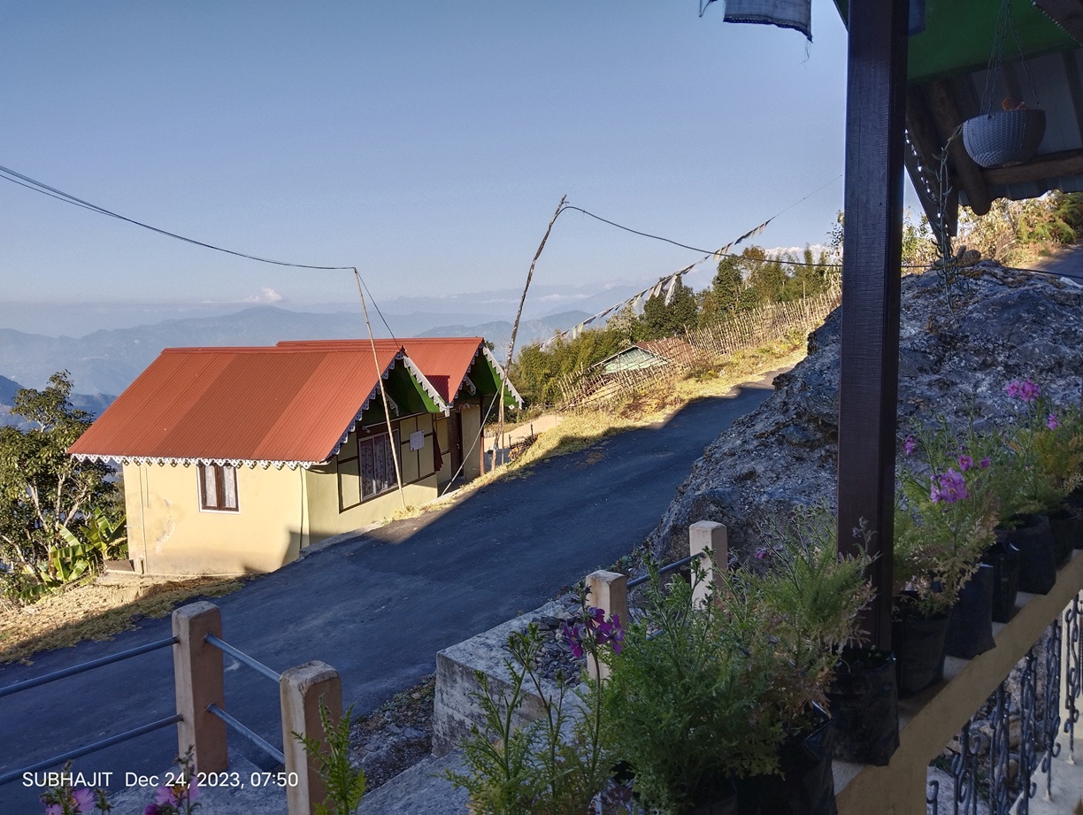 Corner Cottage Desinomadz 1